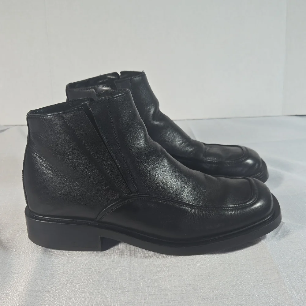 Kenneth Cole Reaction Black Leather Pull On Men's  Boots Size 8.5